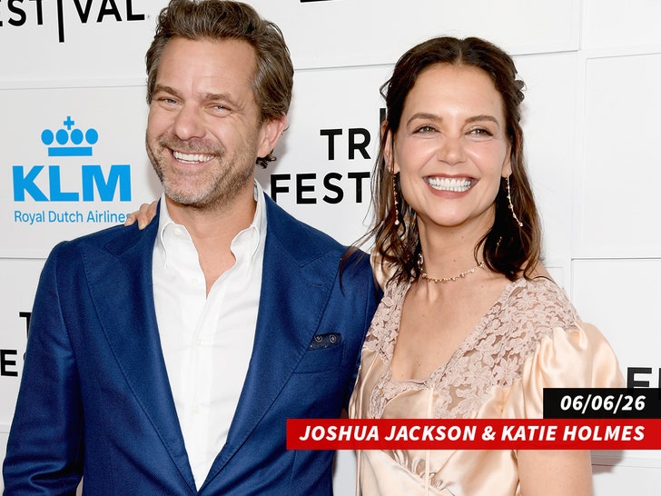 joshua jackson katie holmes getty