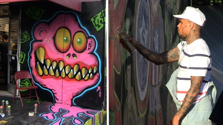 Chris Brown: Graffiti Guy: Photo 2514445, Chris Brown Photos