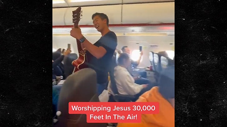 Uçak Yolcuları Havadayken Tüm Kabine Hıristiyan Şarkıları Söyledi