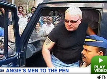 Angelina's bodyguards: Click to watch