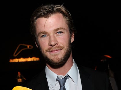 chris_hemsworth_hot_photos_ipad_0000_Layer 9