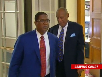 0924-bill-cosby-screenshot-leaving-court-WTXF