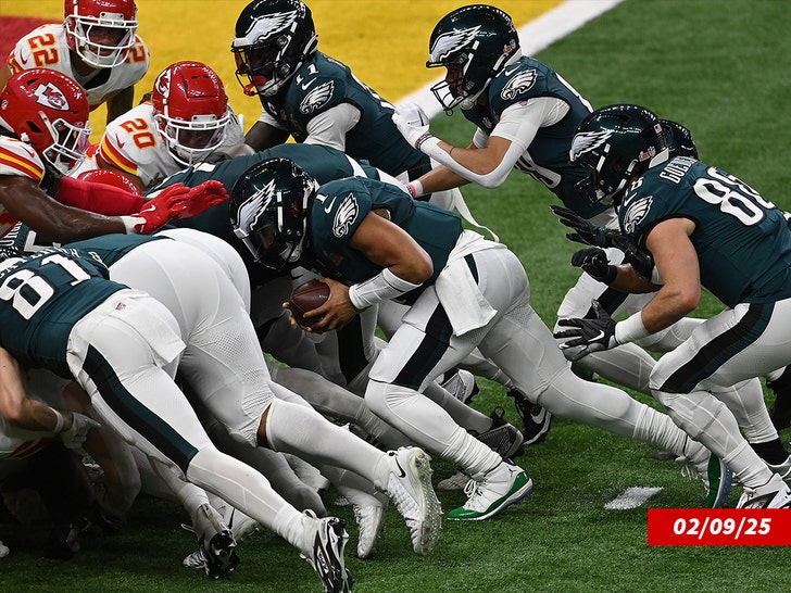 philadelphia eagles tush push superbowl getty 1