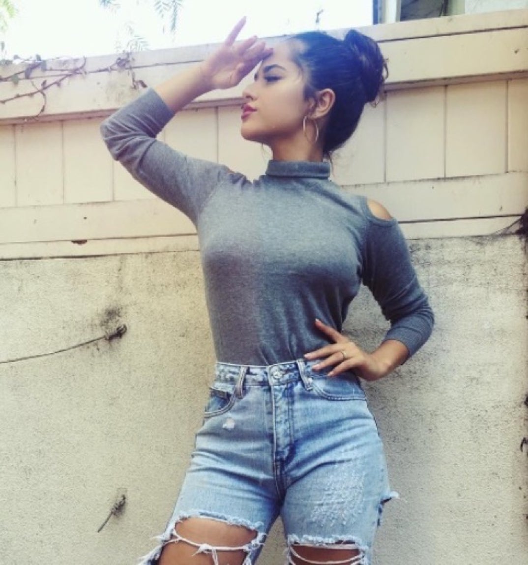 0322_becky_g_hot_05
