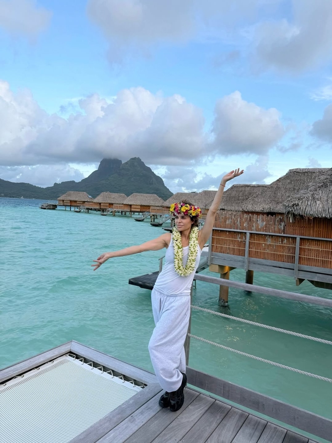 Lisa Rinna Vacay Thirst Traps 0