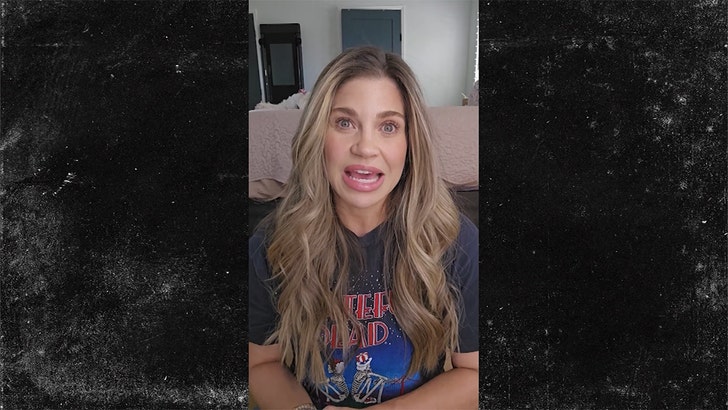 ‘Boy Meets World’ Danielle Fishel Thankful For Support Amid Cancer Battle