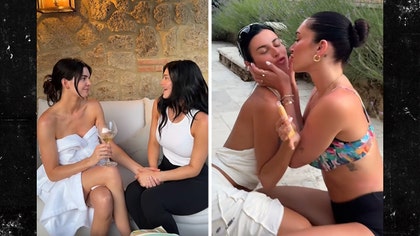 070225_kylie_kendall_love_island_kal