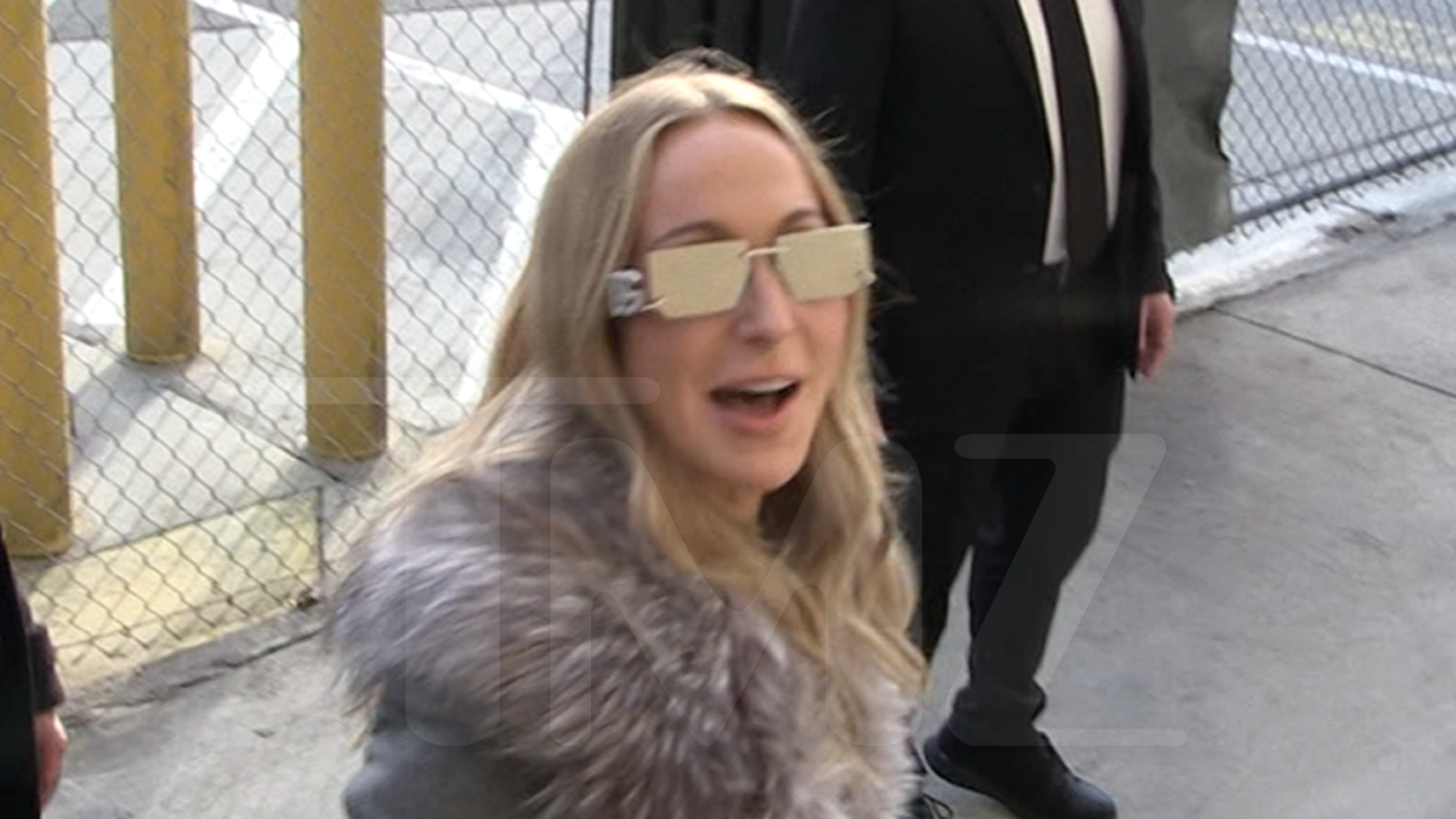 Nikki Glaser Warns She Won’t Go Easy With Celeb Jokes at Golden Globes Nikki Glaser Warns She Won’t Go Easy With Celeb Jokes at Golden Globes