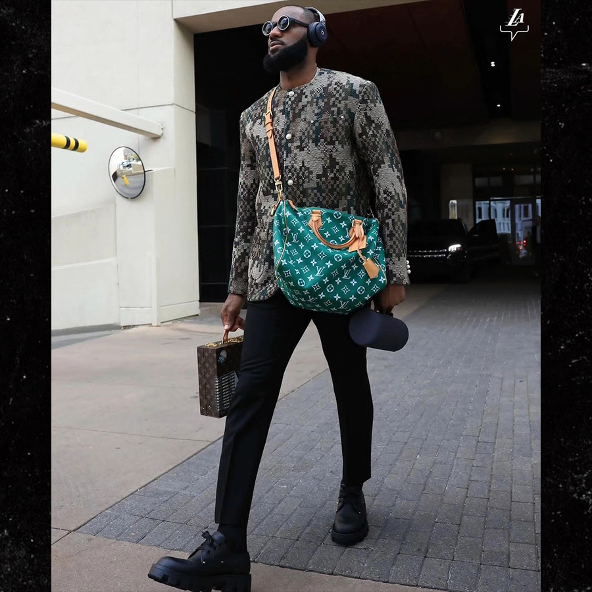 LeBron James luce un traje de Louis Vuitton de 28.000 dólares en