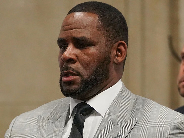 728px x 546px - R. Kelly Arrested for Federal Sex Crimes and Racketeering in ...
