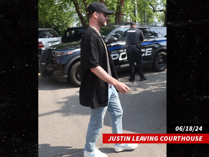 Justin Timberlake lascia la stazione di polizia
