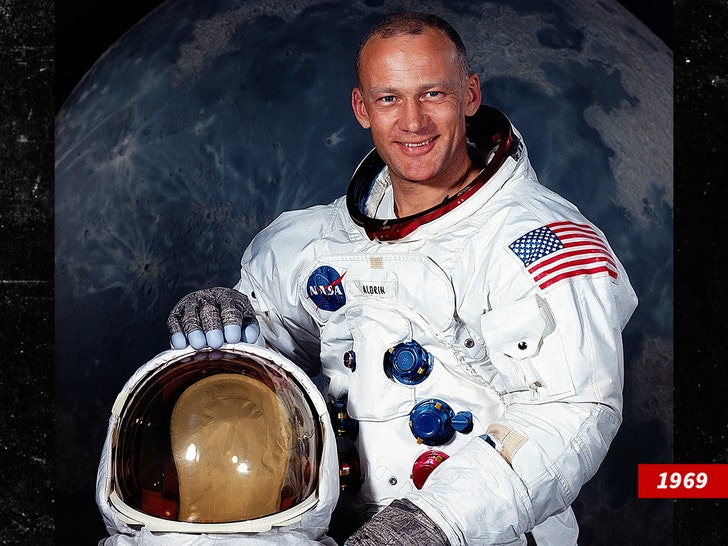 buzz aldrin spacesuit