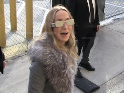 010726 nikki glaser primary1