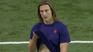 Clemson's Trevor Lawrence Flaunts Glorious Hair At Steller Pro Day Workout