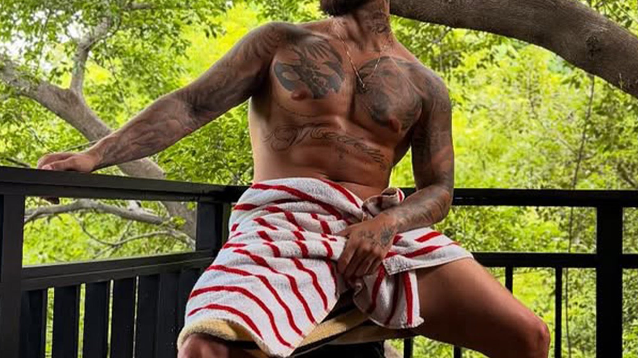 Can You Unwrap the Sexy Celeb in This Towel Selfie?!