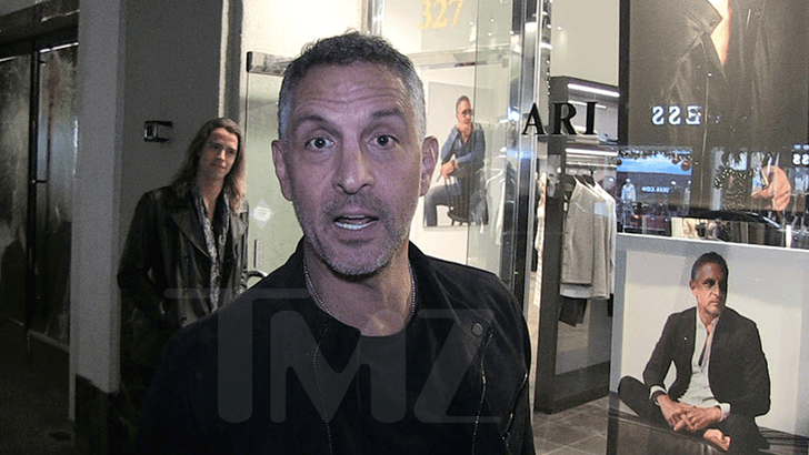 111825_mauricio_umansky_jason_oppenheim_kal