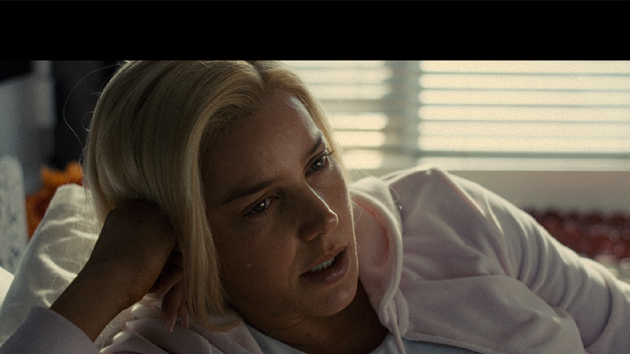 Anna Nicole Smith Biopic: Sneak Peak At Emotional Scene With Abbie Cornish As Late Model