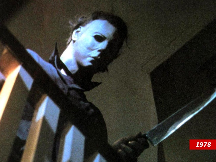 Michael Myers Gets In Gym Workout For Halloween Prank
