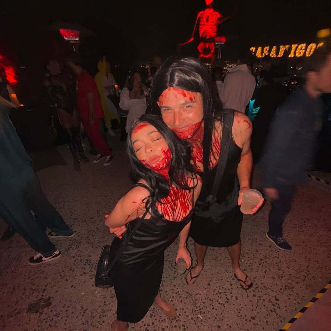 Sarah Hyland and Wells Adams as Nicole Scherzinger