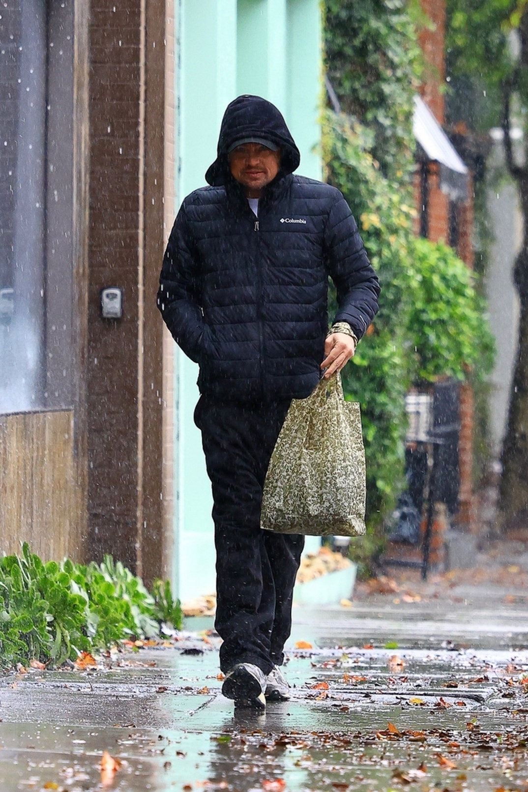 Leonardo DiCaprio and Vittoria Ceretti 2