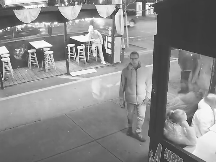 c72e91655b124d21a859ee5dc06b32a8_md Man Throws Brick Into Window At NYC Gay Bar, Video Shows