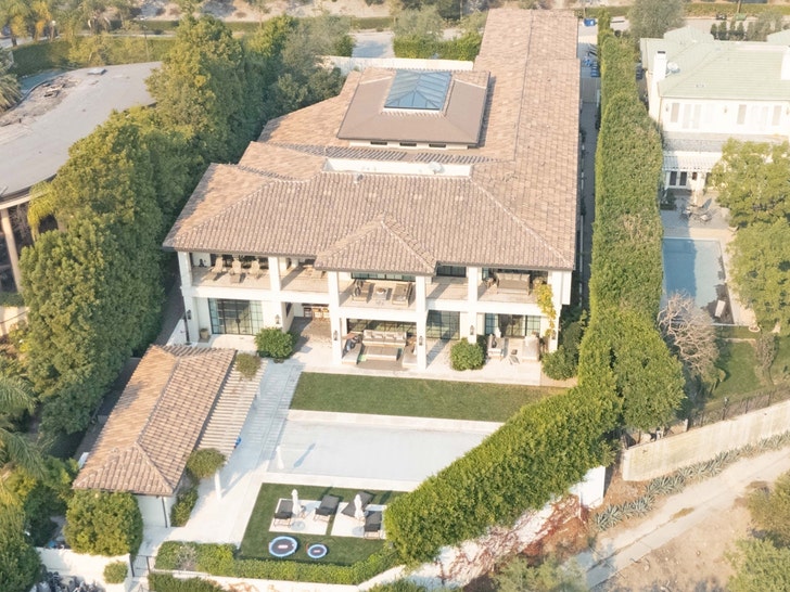Chris Pratts Palisades home backgrid