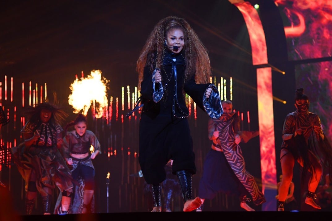 Janet Jackson Performance photos-14