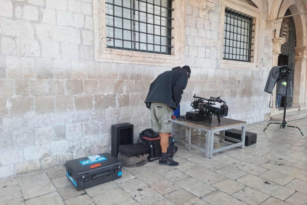 On Set of Outer Banks 3