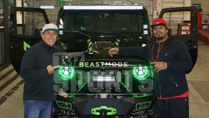 Marshawn Lynch -- I'm Swaggin Out My Jeep ... For Charity