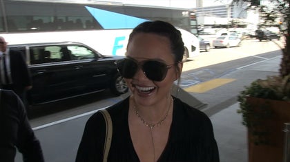 041217_chrissy_teigen_kal