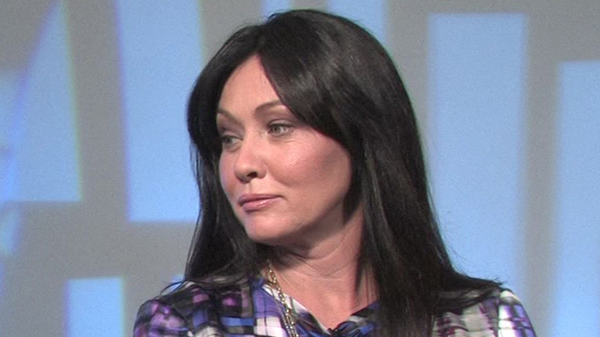 Shannen Doherty Wins House Fire Suit Against State Farm, Jury Says $6.3 Mil thumbnail