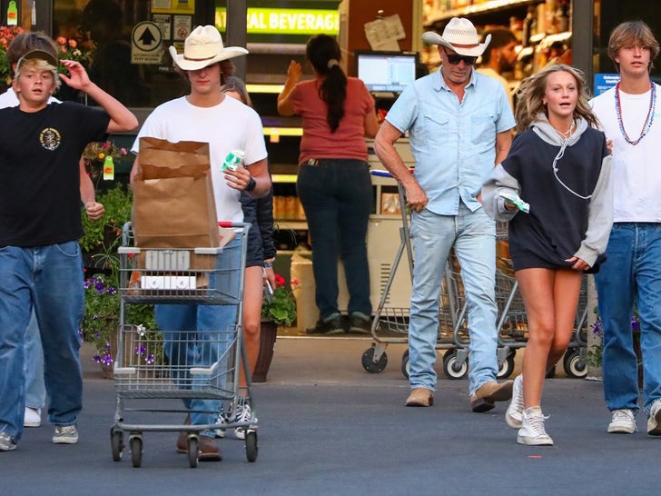 0727-Kevin-Costner-Kids-In-Aspen-SUB-3