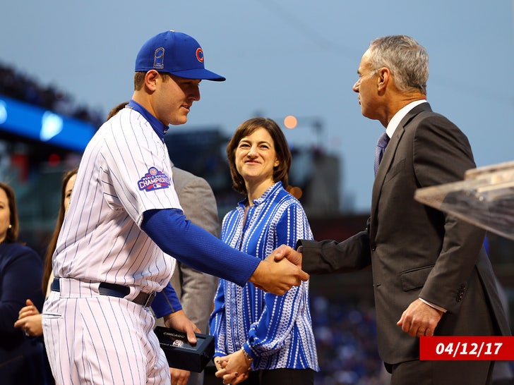 anthony rizzo cubs ring ceremony sub getty swipe