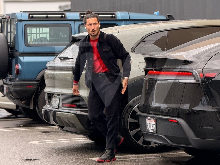 Valentin Chmerkovskiy tmz 1