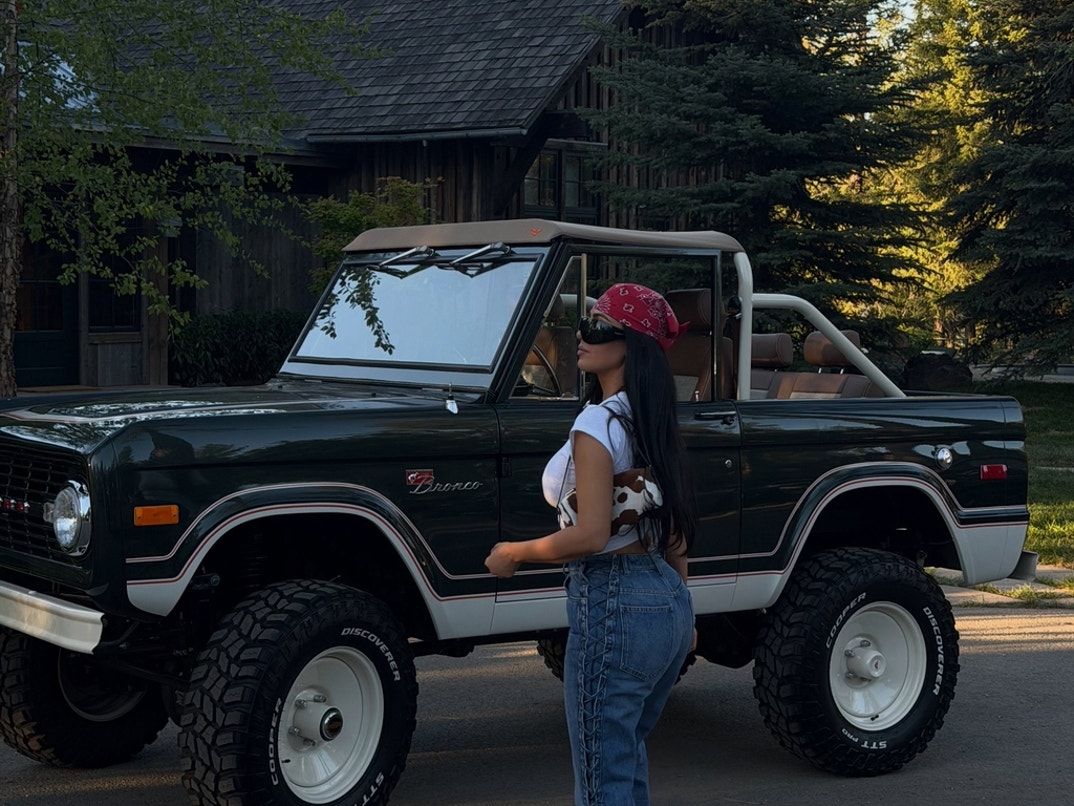 Kim Kardashian Bronco 32