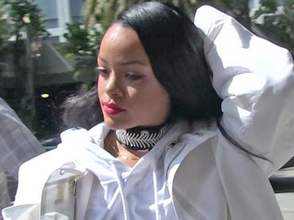 0714_rihanna_tmz