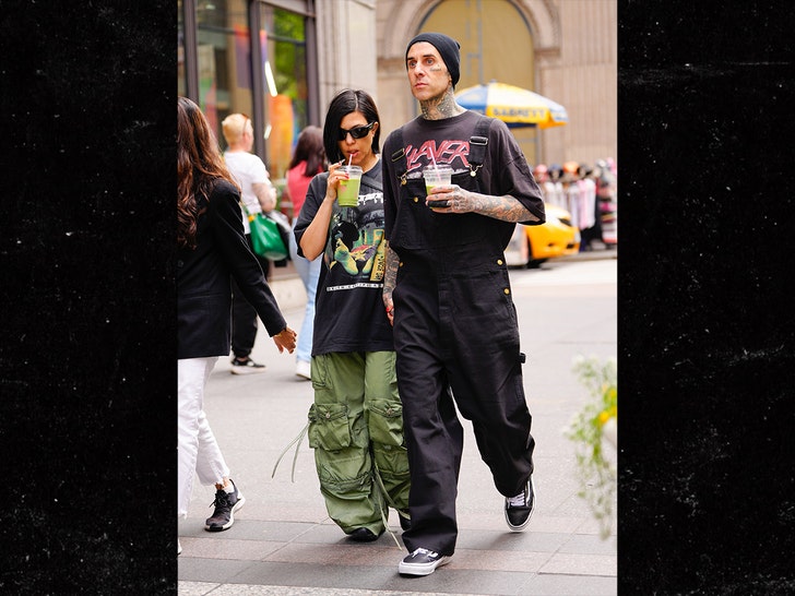 travis barker kourtney kardashian