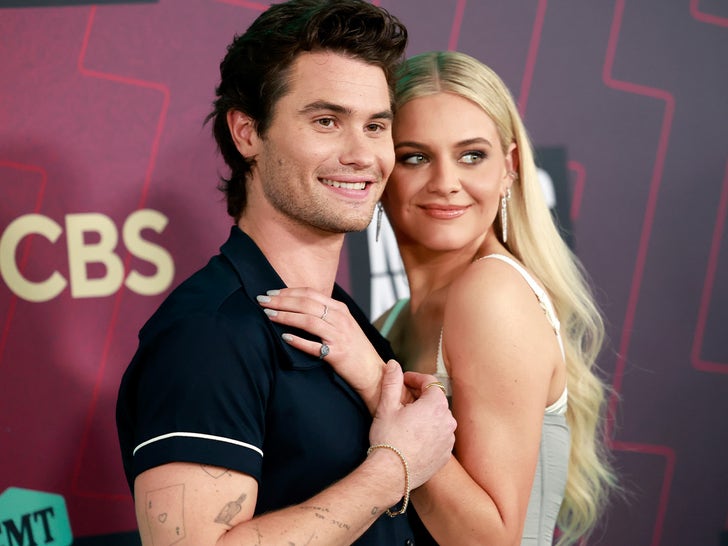 Kelsea Ballerini and Chase Stokes Happier Times