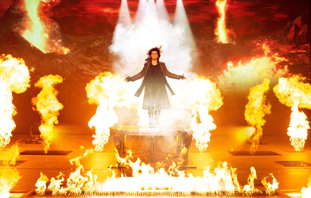 Criss Angel Performance Pics 1