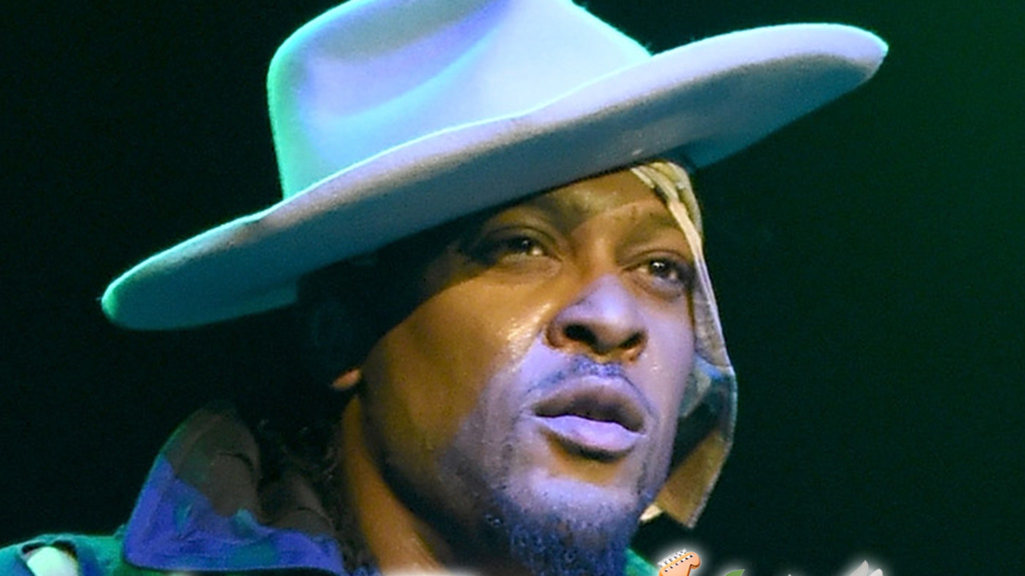 Celebrities Mourn, Memorialize D’Angelo After His Sudden Death