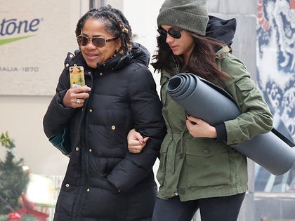 1227-Meghan-Markle-And-Her-Mom-Go-To-Yoga-Class-Together-primary