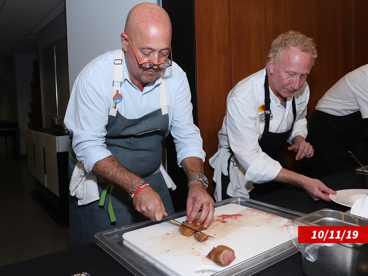 Koki memasak Andrew Zimmern