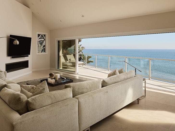 1111-Chris-Chelios-Malibu-Mansion-For-Sale-Sub1