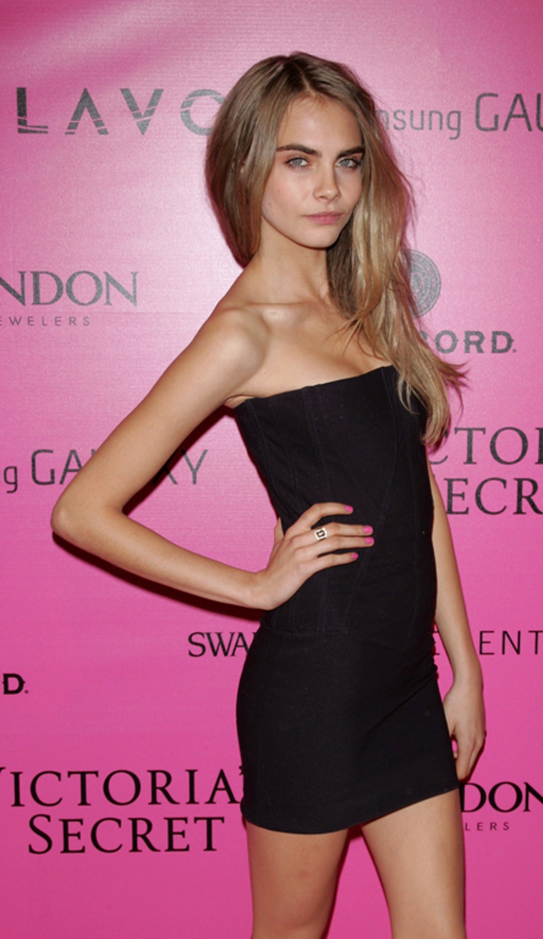 cara_delevingne_photos_015