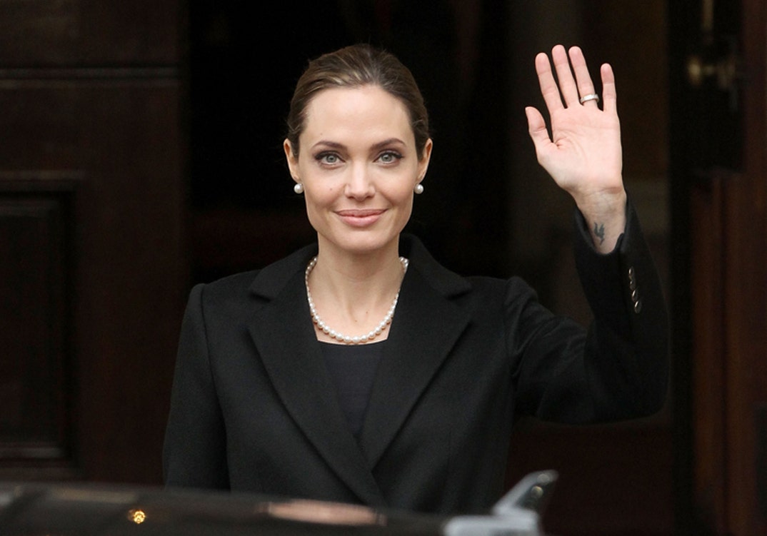 angelina_jolie_051413_photos_0112
