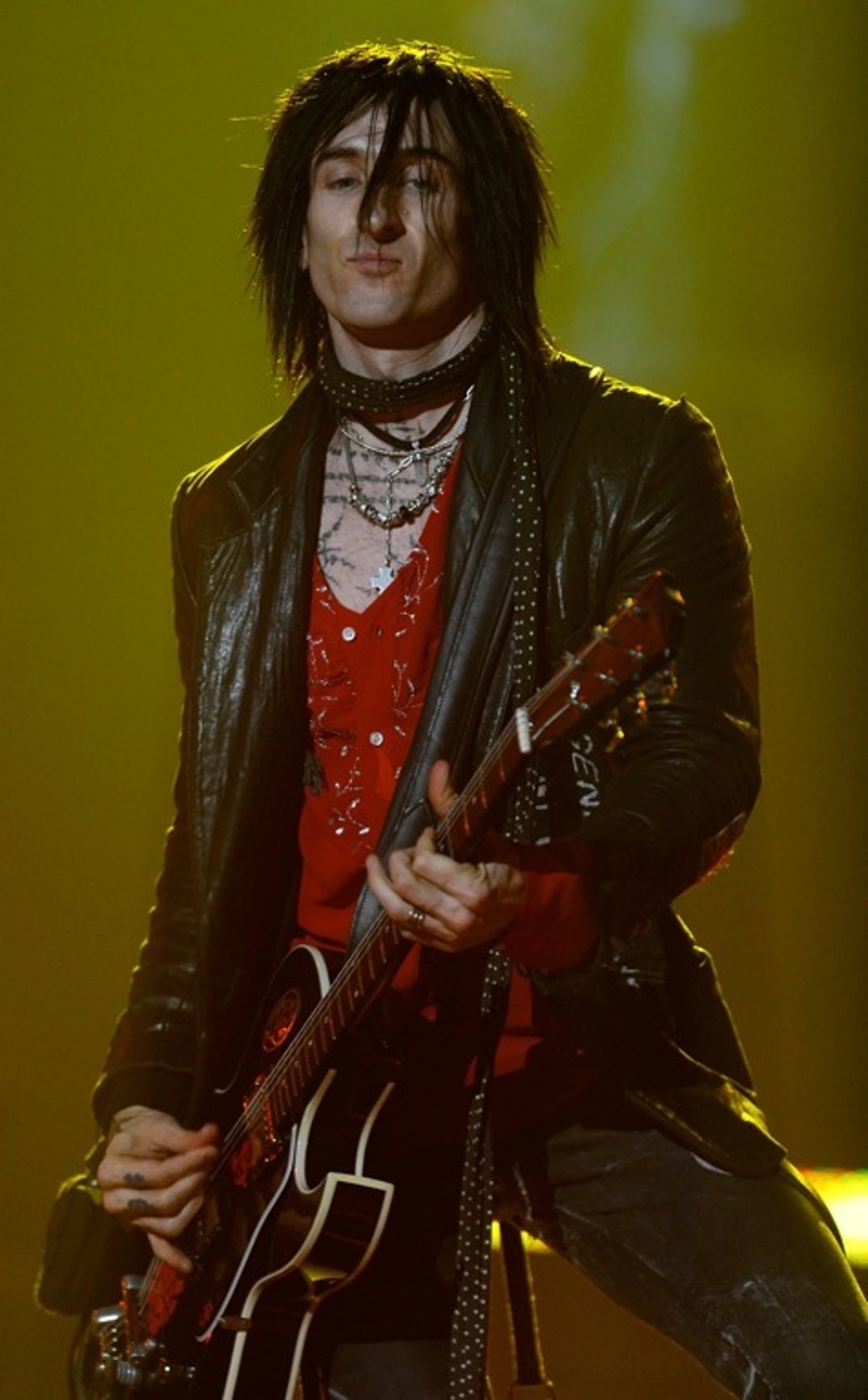 0401_gunsnroses_performance_05