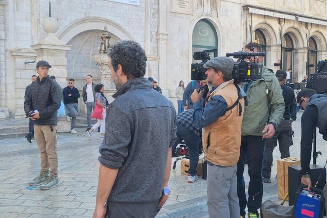 On Set of Outer Banks 5