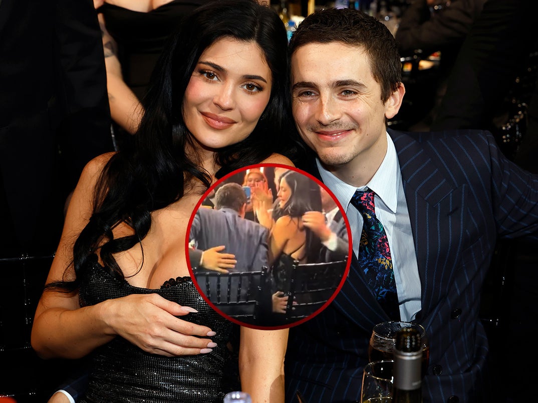 Just mere moments after Timothée won the Critics' Choice Award for Best Actor, he smooched his bae, Kylie Jenner, and proceeded to use her perky posterior to stand up and gain momentum before heading towards the stage. If y'all were skeptical of this duo before, this PDA moment has gotta change your minds, right?!