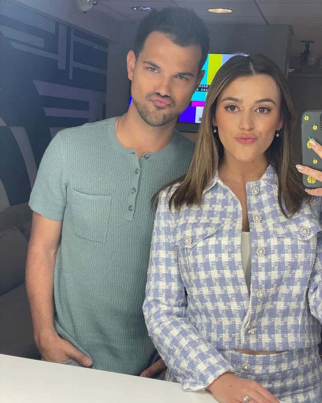 Taylor And Taylor Lautner Together 6