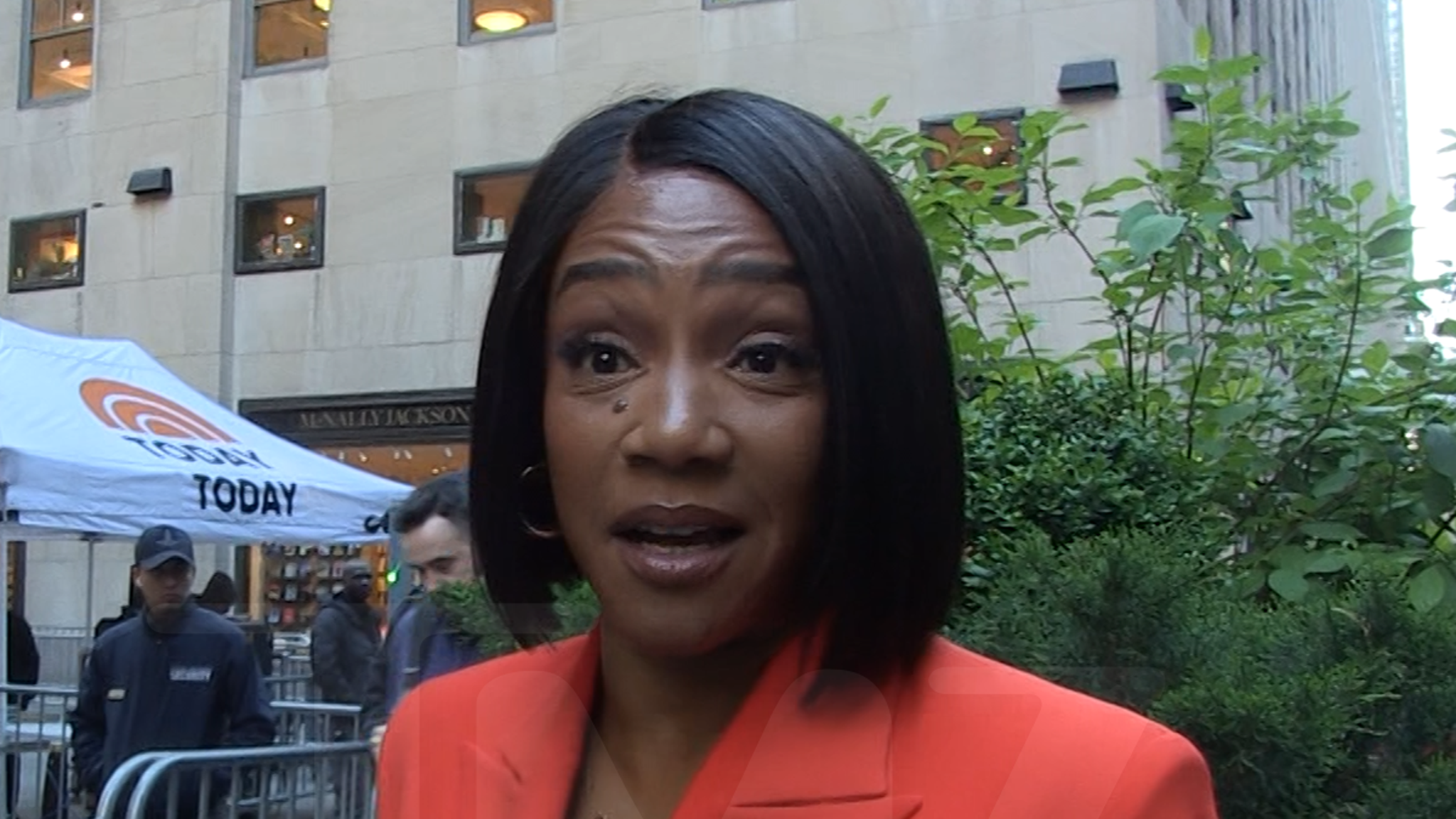 Tiffany Haddish praat over George Floyd Joke bij Kevin Hart Roast